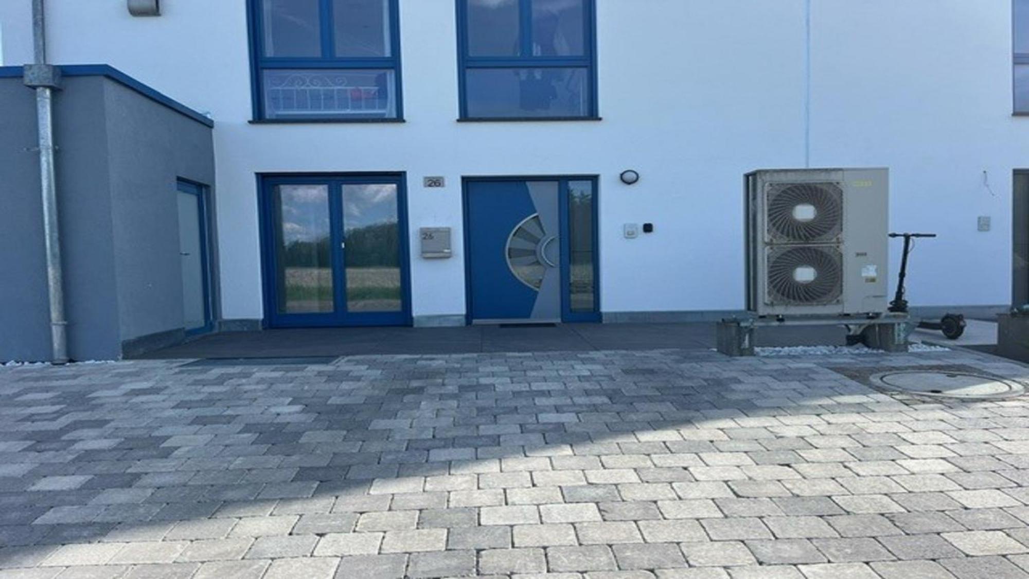Moderne Ferienwohnung Sonnenbuehl ジンゲン エクステリア 写真