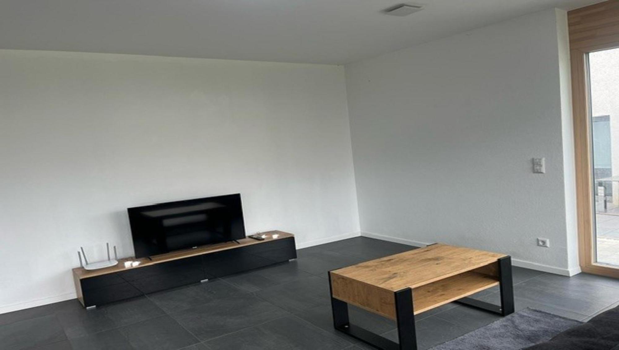 Moderne Ferienwohnung Sonnenbuehl ジンゲン エクステリア 写真
