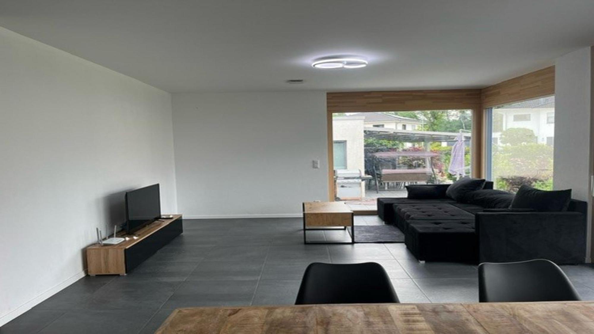 Moderne Ferienwohnung Sonnenbuehl ジンゲン エクステリア 写真