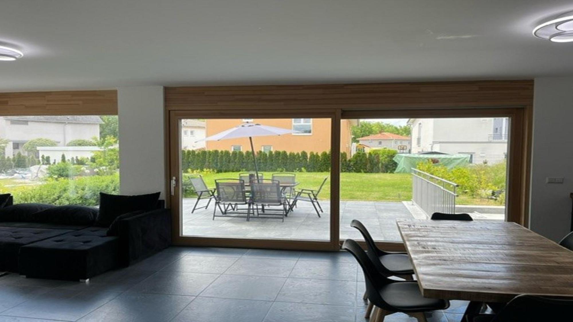 Moderne Ferienwohnung Sonnenbuehl ジンゲン エクステリア 写真