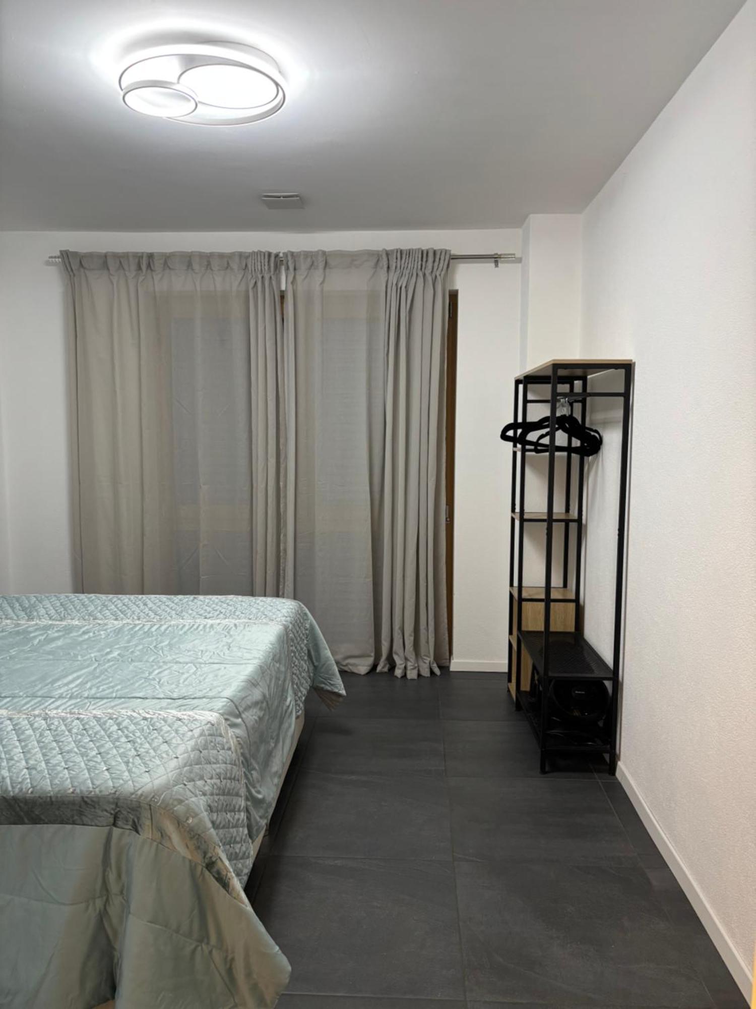 Moderne Ferienwohnung Sonnenbuehl ジンゲン エクステリア 写真